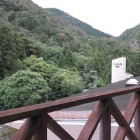 山に囲まれています