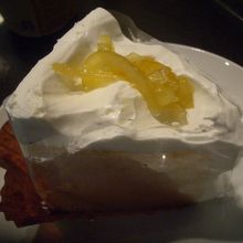 こっちのレモンシフォンケーキのが美味しかった