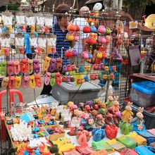 ナイトバザールで見たお店。こちらの方が安かったです。