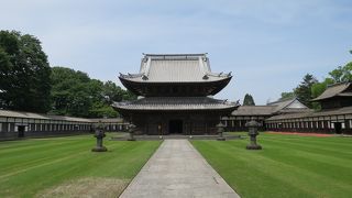 城のような寺院