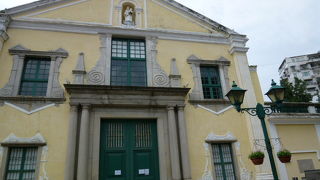 淡いクリーム色が特徴です！