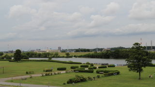 サイクリングロードとなっています。