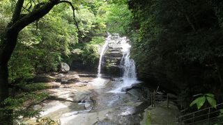 つがね落としの滝