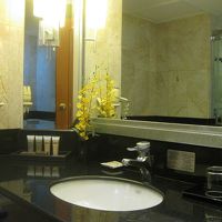 バスルームも質感高く、広さも充分です