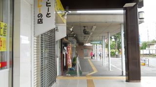 JR成田駅を出てすぐ