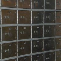 フロントのセーフティーボックスです。２つの鍵が無いと開きませ