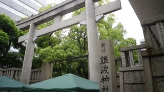 御堂筋沿いの大きな神社
