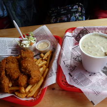 鮭のフィッシュアンドチップス＆鮭チャウダ〜　鮭三昧でした〜