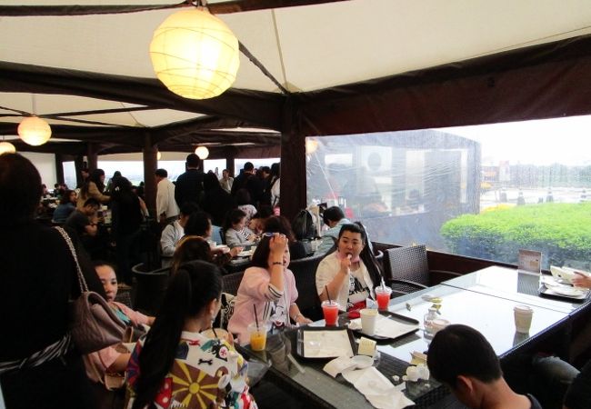 ルーフトップ アーティジェ　 新羅免税店の屋上にあります