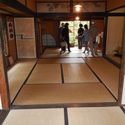 2015年6月「松江城天守閣」「小泉八雲記念館」「小泉八雲旧居」「武家屋敷」の4施設で通常の２割引で入場できる共通券で入りました。
