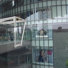 大阪駅から来たグランフロントのパナソニックセンター入口付近