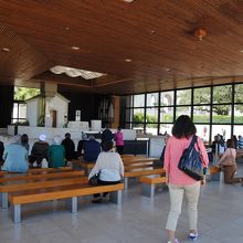 シスターや神父様も祈っていた出現の礼拝堂。