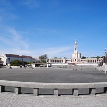 ここに30万人のカトリック信者が集まってごミサが行われます。