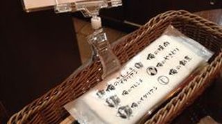 ピザやステーキ等、様々な種類のものを置いています。ひとつひとつ、厳選された食材を使い、リーズナブルな値段にて食べる事のできるそんなお店です。