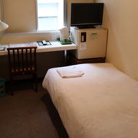 コンパクトなシングルルーム