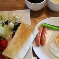 別館は食事がつく、目玉焼きや厚切りパンは顔を見てから焼く