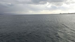 長靴の先っぽの本土とシチリア島の間の狭い海峡です