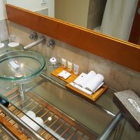 洗面所です。水が跳ねるのが、ちょっと困りました(^_^;)