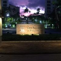 夕暮れにはエントランスで幻想的な景色が観れます