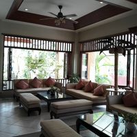 開放感満載のロビー。蚊はいませんでした