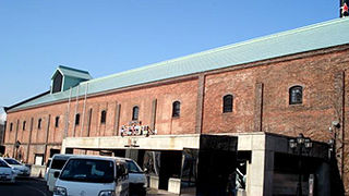 新旧混在する7つの建物で構成