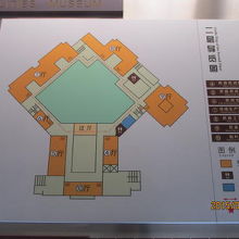 ２階の配置図。展示エリアは、八つのコーナーと、11の展示ホー