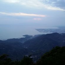 金峰山山頂展望台から見た島原湾