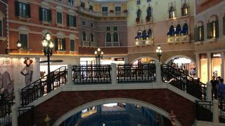 両替はカジノで！