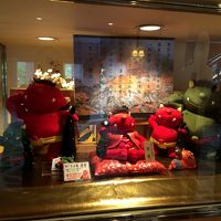 登別と言えば「鬼」。可愛い鬼の人形が飾られています。