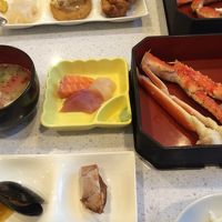 ホテルのおすすめバイキングはカニが食べ放題