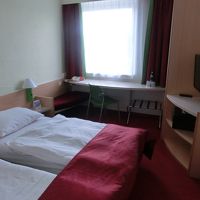 広くはないですが十分