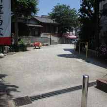 周りは公園です