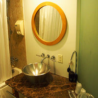 お水とお湯が交互にでるシャワーはちょっと不満でした。