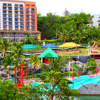 基本はプールビュー。(このホテルのプールではない)