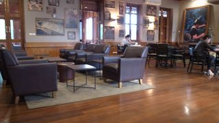 クラシカルな一軒家スタバ