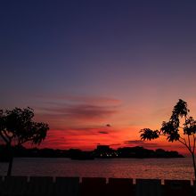 ウォーターフロントから見た夕景