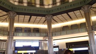 丸の内北口のドーム天井