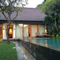 プール奥から見た部屋側