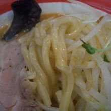 ぶっとい麺　これでもちょっと細くなったらしい