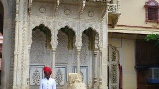 装飾のタイルや絵が美しすぎる～