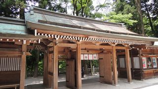 拝殿前にある神聖な門