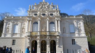 贅を尽くしたお城