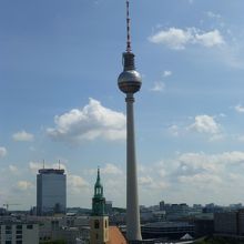 ベルリン市内中心部からはどこからでも見えます．