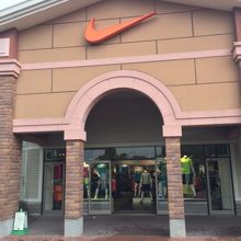 スニーカーの品揃えが豊富 By そら Nike 御殿場プレミアムアウトレット店 のクチコミ フォートラベル