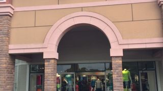 スニーカーの品揃えが豊富