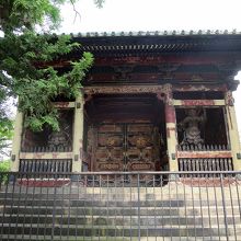 とりあえず立派な佇まいです