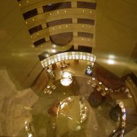 エレベーターより