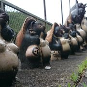 渓谷をのぞむ無人駅