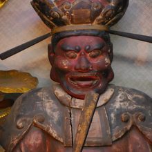 ベロを出している閻魔様