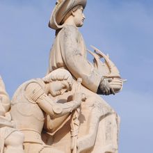 先頭はエンリケ航海王子。後ろはフェルナンド王子。